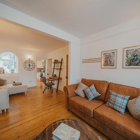Cotswolds- Homely 2 Bed House With Garden, Wifi - Esho Stays Cirencester Zewnętrze zdjęcie