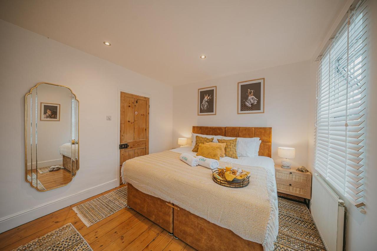 Cotswolds- Homely 2 Bed House With Garden, Wifi - Esho Stays Cirencester Zewnętrze zdjęcie