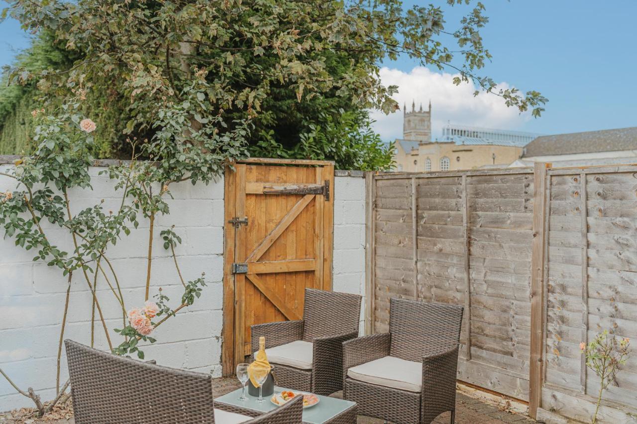 Cotswolds- Homely 2 Bed House With Garden, Wifi - Esho Stays Cirencester Zewnętrze zdjęcie